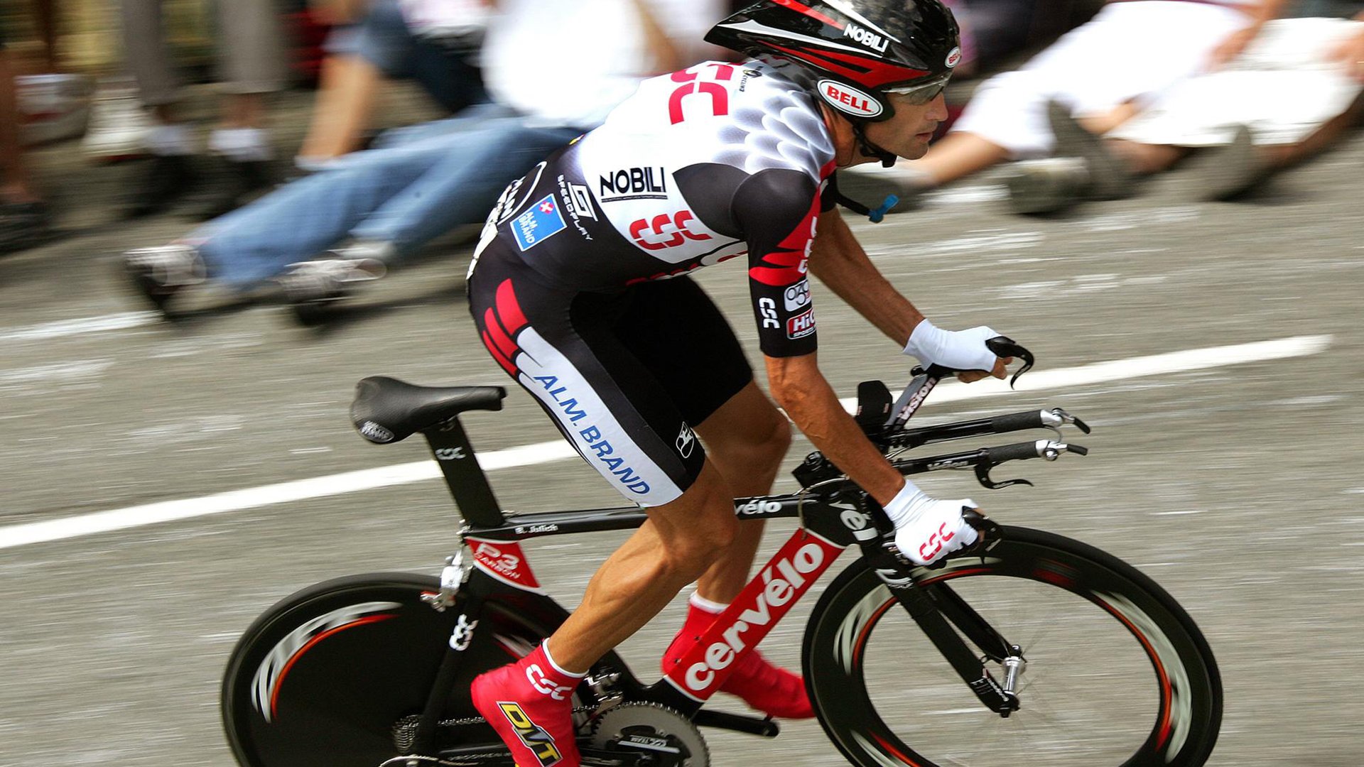 米兰体育下载-广东队加强团队配合打出多点开花局面  第5张